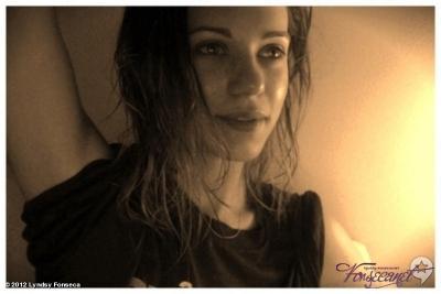 Lyndsy No Make-Up
